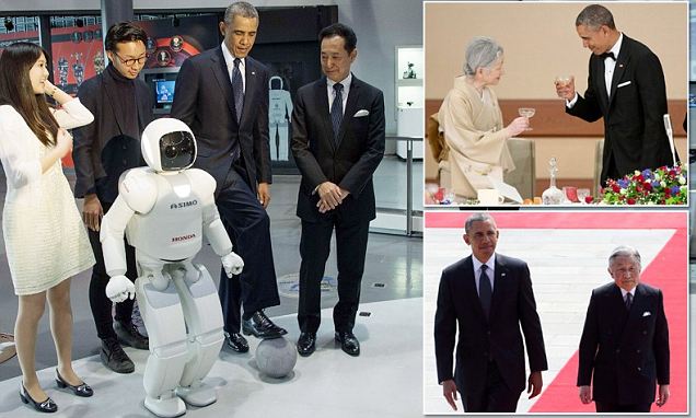Obama Bermain Bola dengan Robot di Tokyo